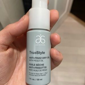 Arbonne anti frizz dry oil